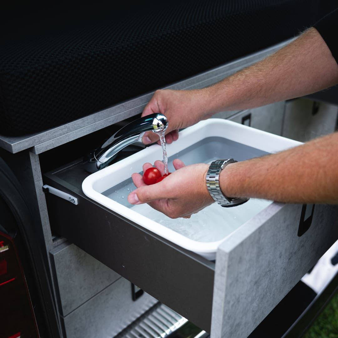 Camper Komplettsystem – Maßgeschneiderte Campingbox & Bett für VW, Mercedes & Ford