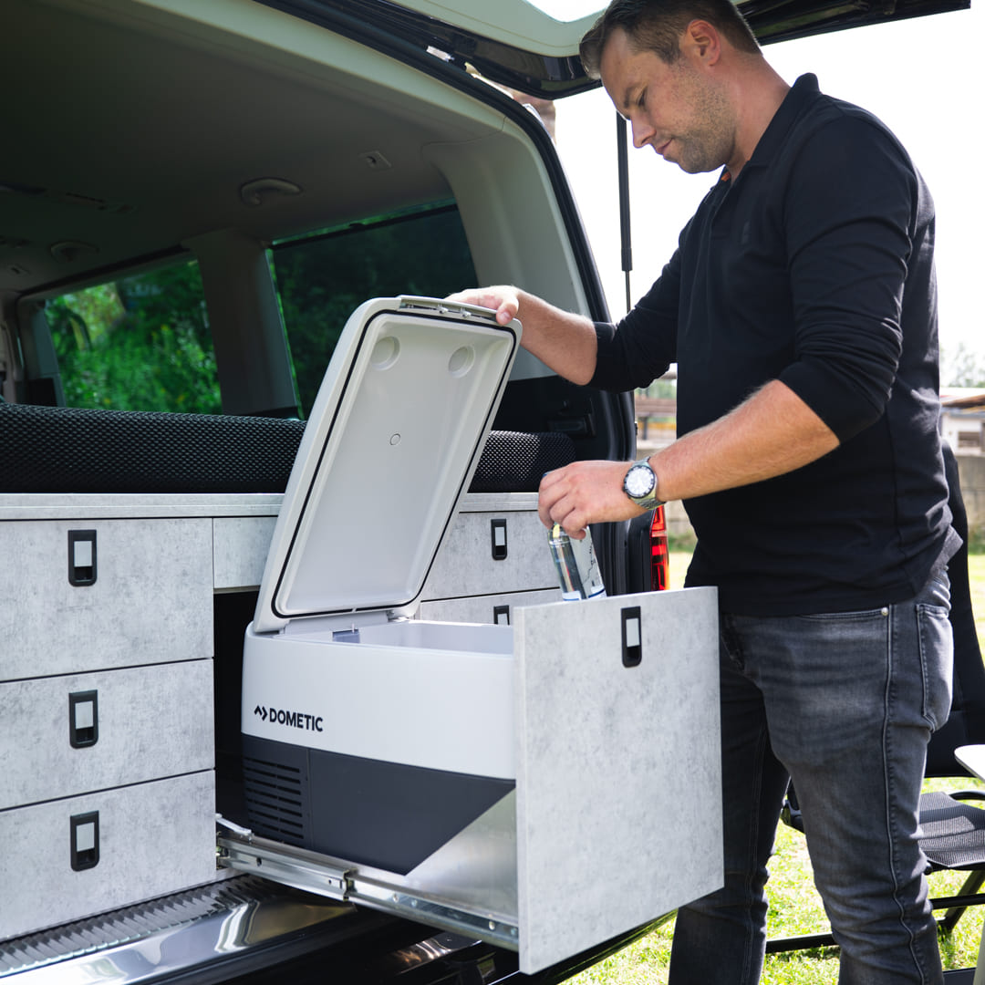 Camper Komplettsystem – Maßgeschneiderte Campingbox & Bett für VW, Mercedes & Ford