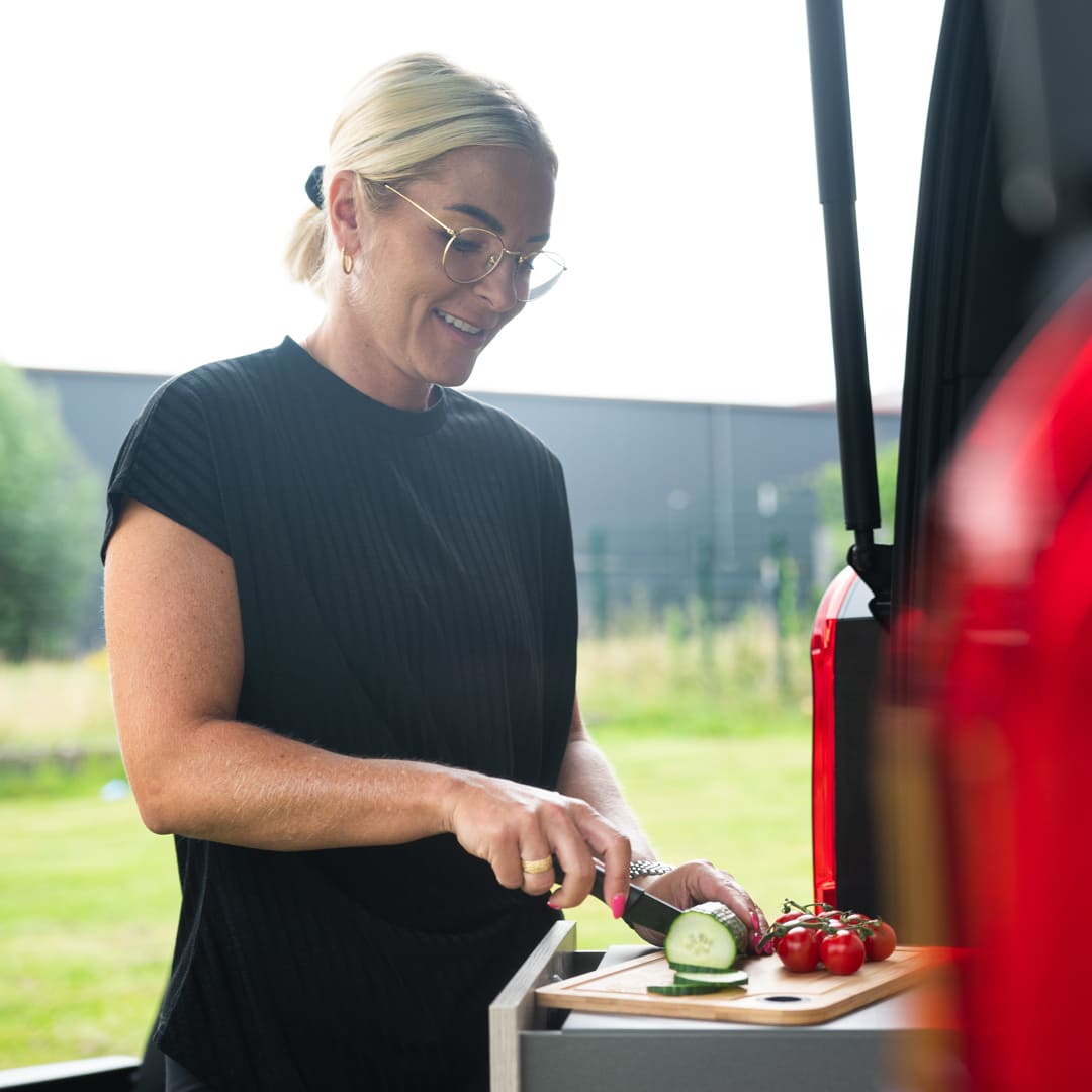 Camper Komplettsystem – Maßgeschneiderte Campingbox & Bett für VW, Mercedes & Ford