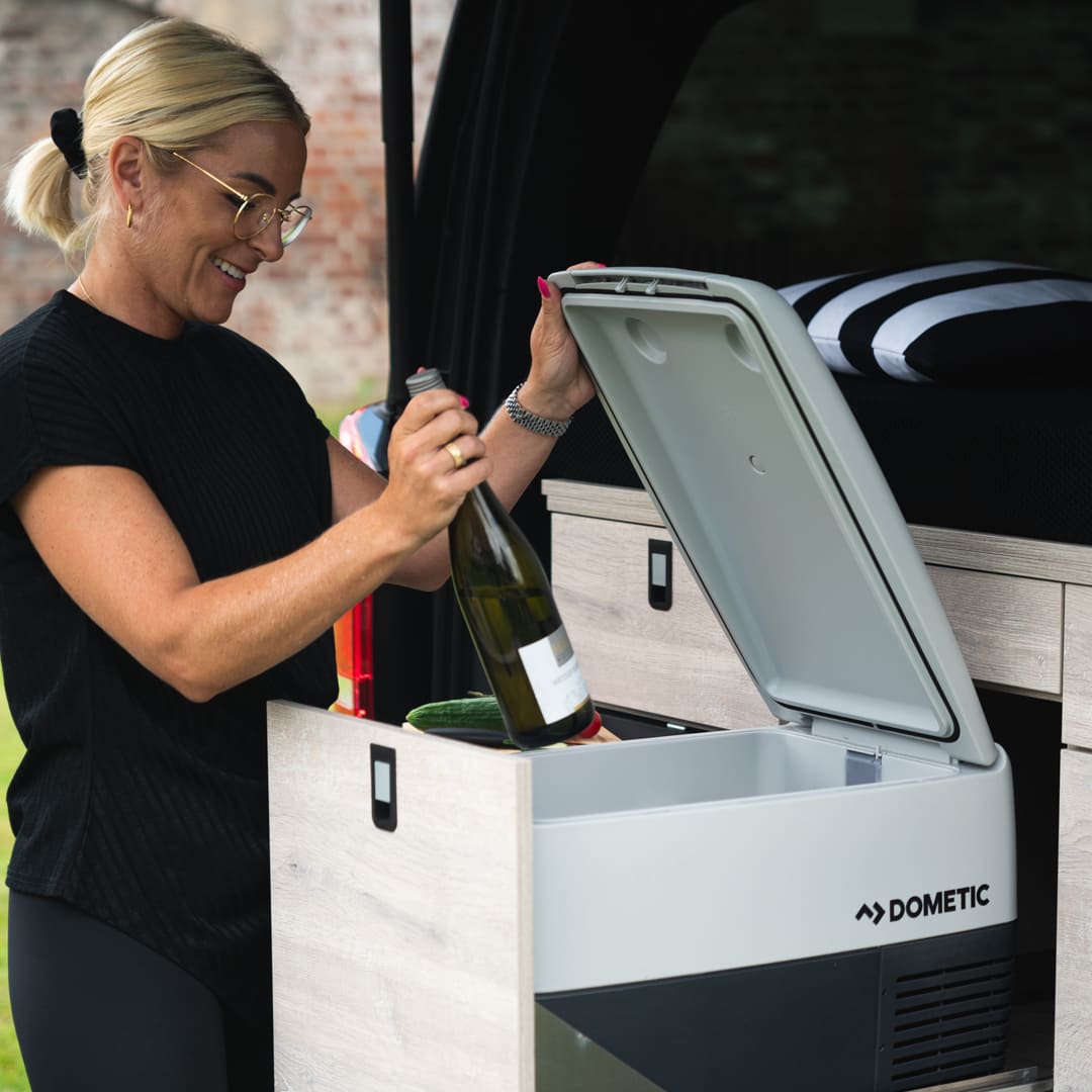 Camper Komplettsystem – Maßgeschneiderte Campingbox & Bett für VW, Mercedes & Ford