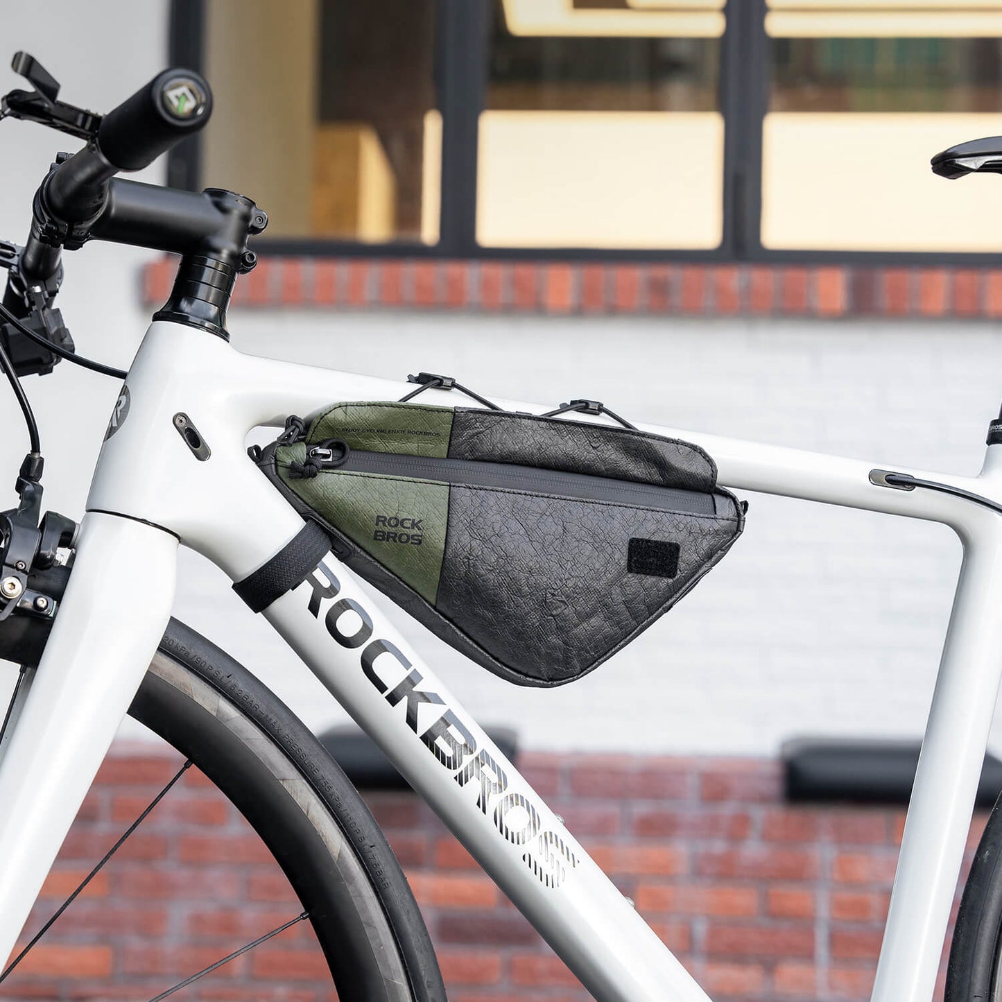 2-in-1 Rahmentasche Wasserabweisend mit Schultergurt 0.7L