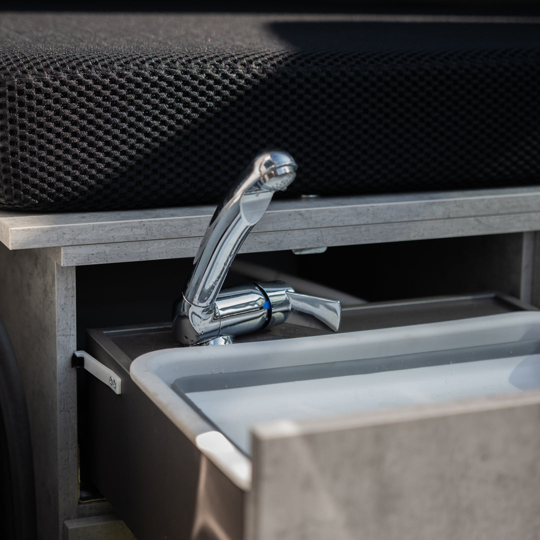 Camper Komplettsystem – Maßgeschneiderte Campingbox & Bett für VW, Mercedes & Ford