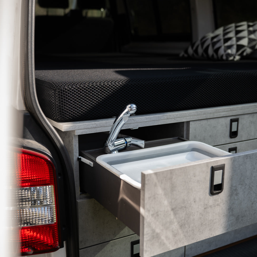 Camper Komplettsystem – Maßgeschneiderte Campingbox & Bett für VW, Mercedes & Ford